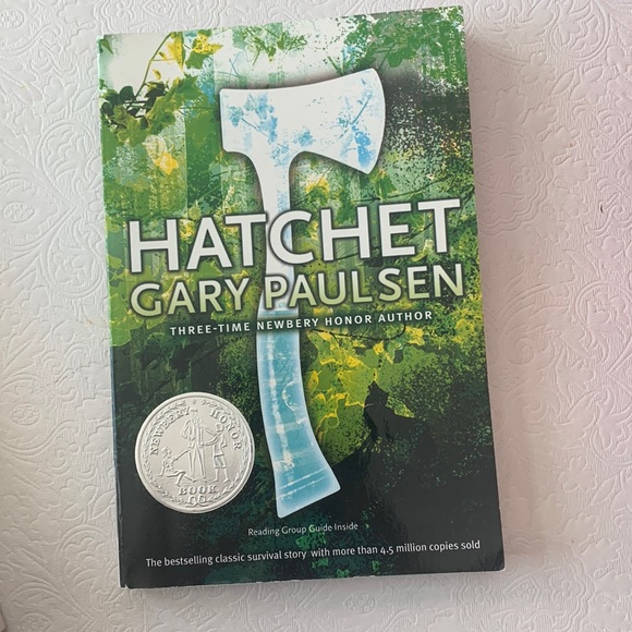 Hatchet by Gary Paulsen - Picture 1 of 2